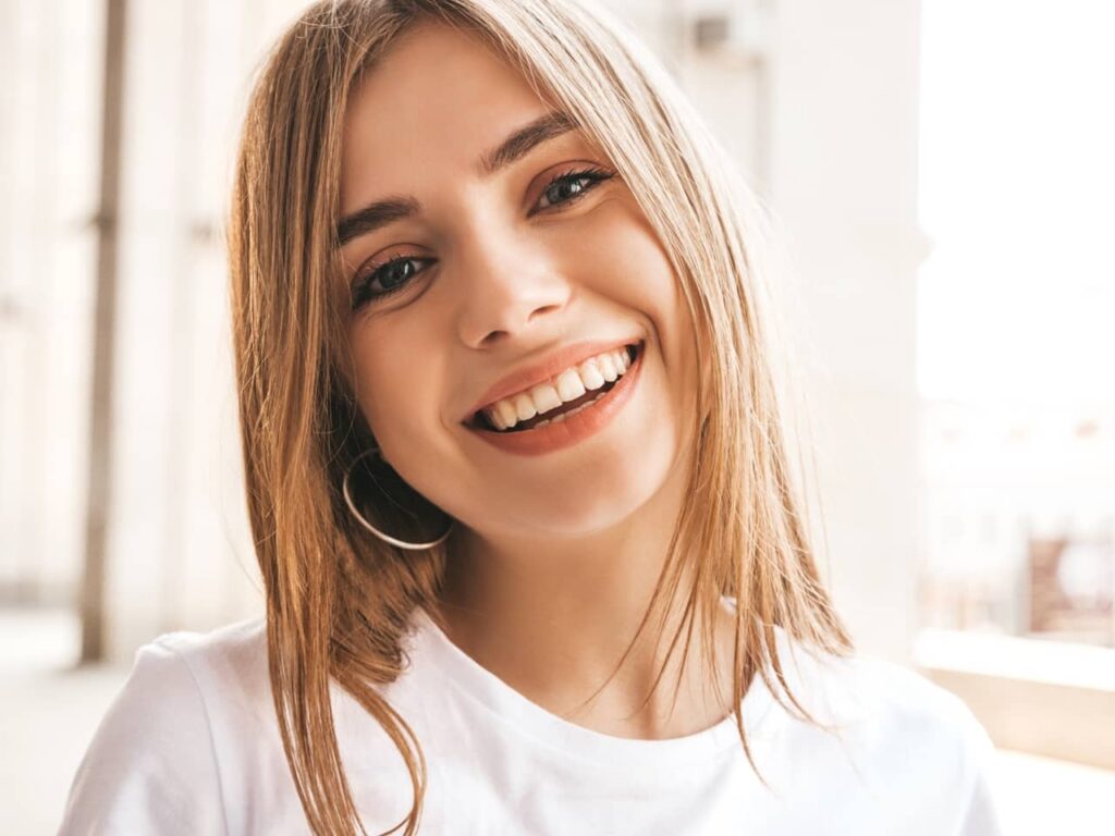 Microimplante capilar en cejas